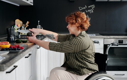 Mit Behinderung in der Küche: Hilfsmittel, Tricks und Tipps